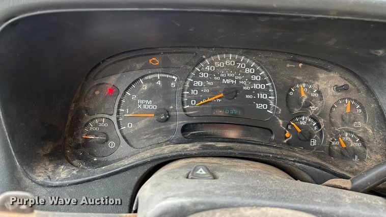 image for item ED2443 2005 GMC Sierra 3500 bale bed pickup truck