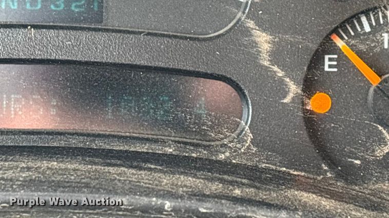 image for item ED2443 2005 GMC Sierra 3500 bale bed pickup truck