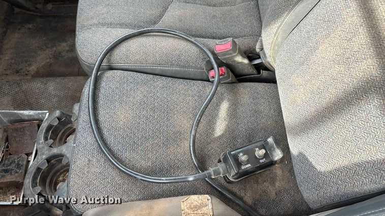 image for item ED2443 2005 GMC Sierra 3500 bale bed pickup truck