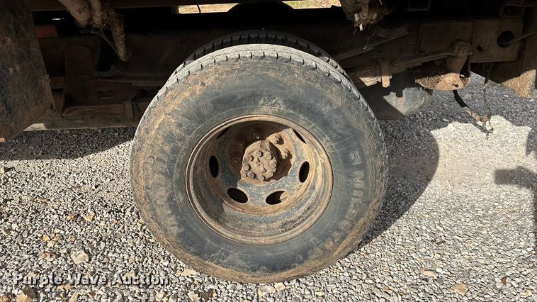 image for item ED2443 2005 GMC Sierra 3500 bale bed pickup truck