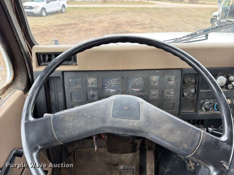 image for item ED5058 2021 International 4900 applicator truck