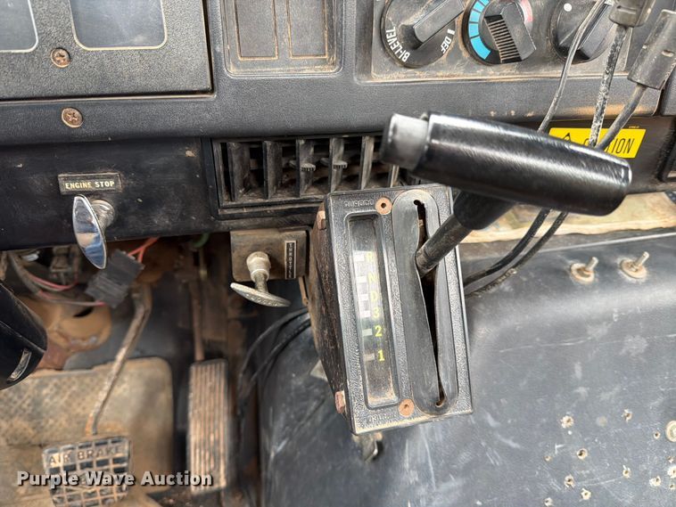 image for item ED5058 2021 International 4900 applicator truck