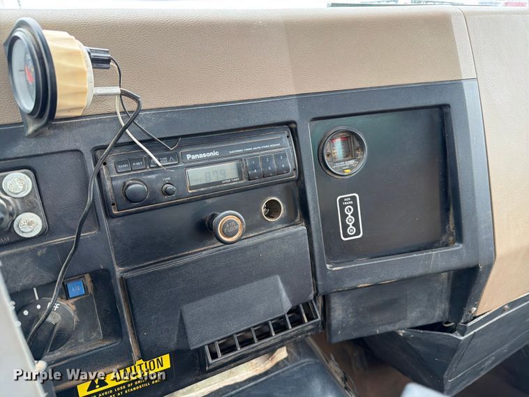 image for item ED5058 2021 International 4900 applicator truck