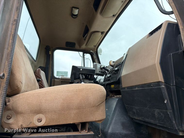 image for item ED5058 2021 International 4900 applicator truck