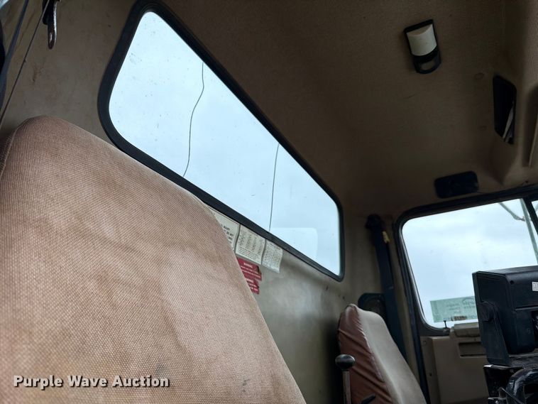 image for item ED5058 2021 International 4900 applicator truck