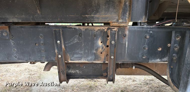 image for item ED5059 1998 GMC C7500 grain truck