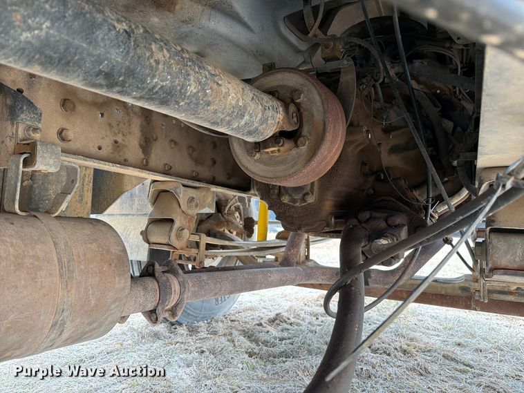 image for item ED5059 1998 GMC C7500 grain truck