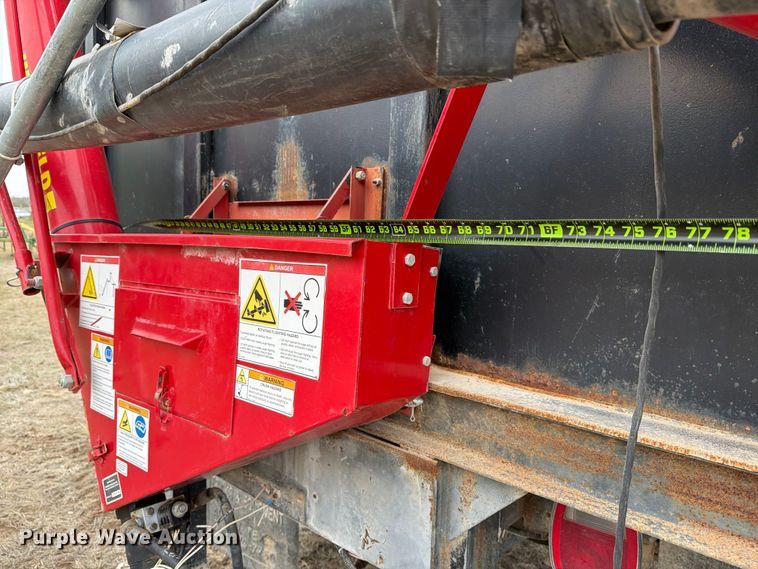 image for item ED5059 1998 GMC C7500 grain truck