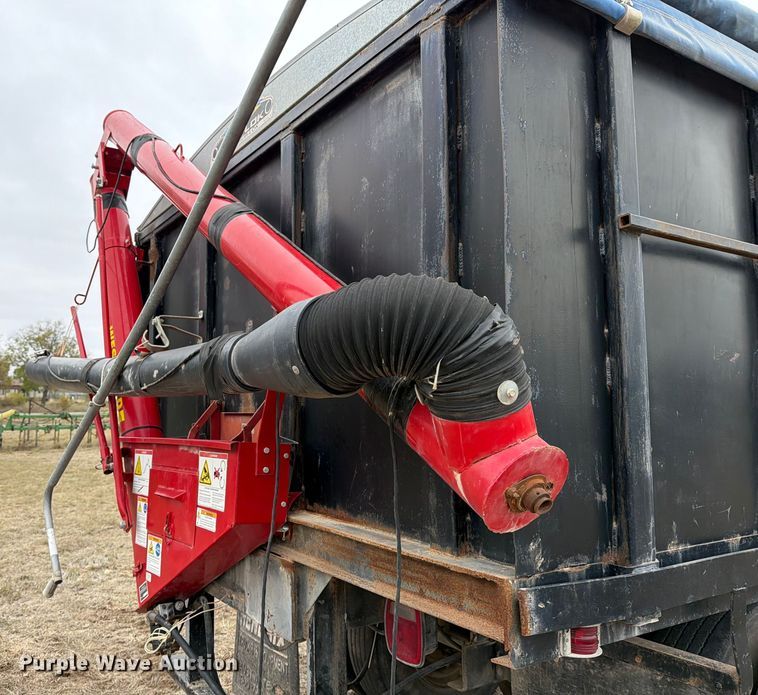 image for item ED5059 1998 GMC C7500 grain truck