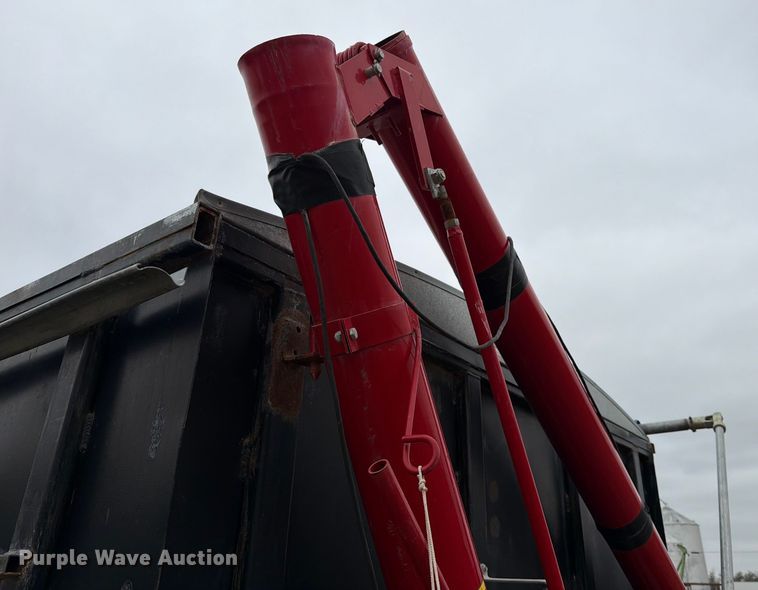 image for item ED5059 1998 GMC C7500 grain truck