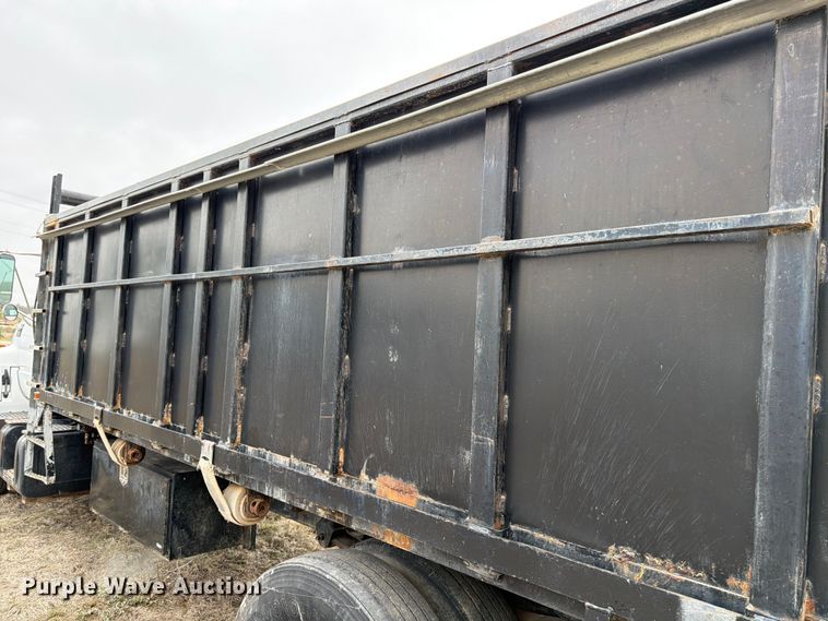 image for item ED5059 1998 GMC C7500 grain truck