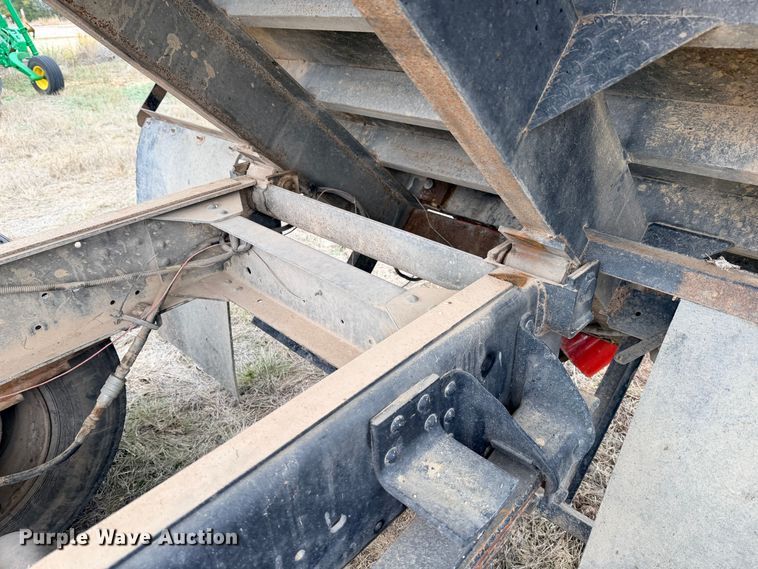 image for item ED5059 1998 GMC C7500 grain truck