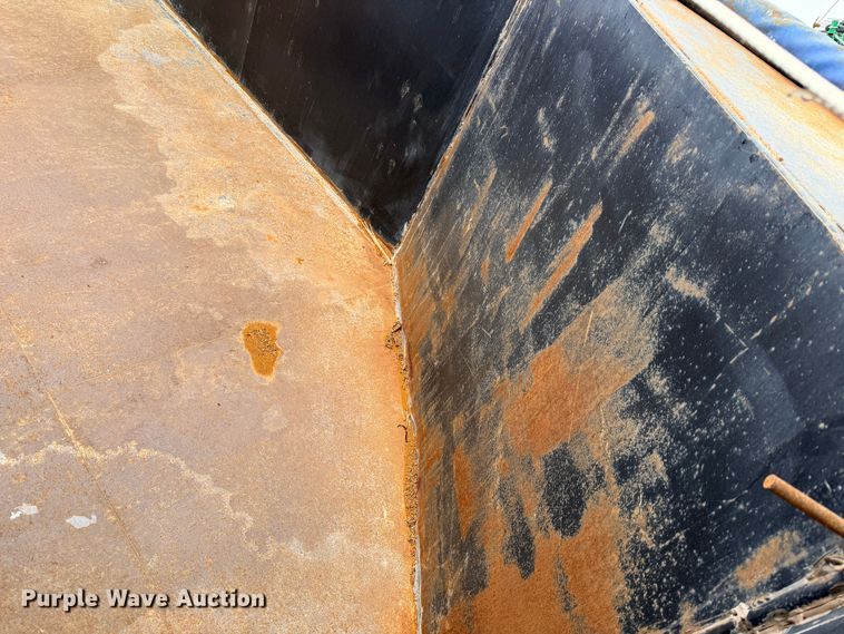 image for item ED5059 1998 GMC C7500 grain truck