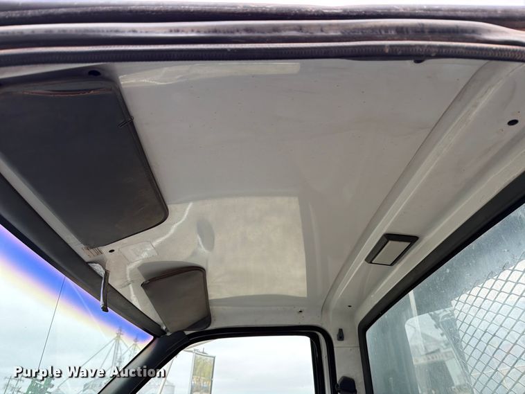 image for item ED5059 1998 GMC C7500 grain truck