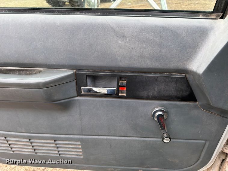 image for item ED5059 1998 GMC C7500 grain truck