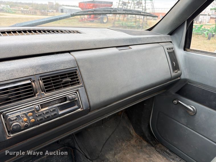 image for item ED5059 1998 GMC C7500 grain truck