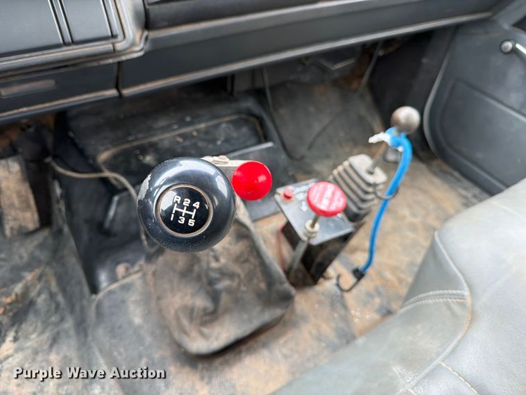 image for item ED5059 1998 GMC C7500 grain truck