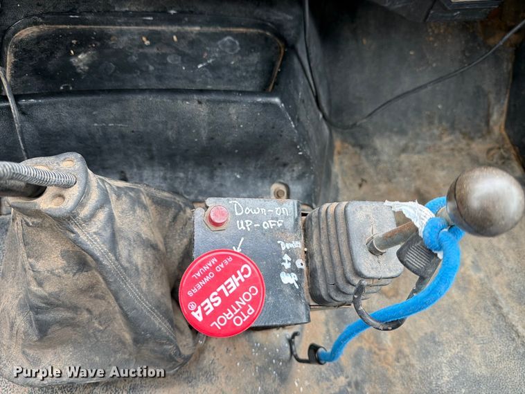 image for item ED5059 1998 GMC C7500 grain truck