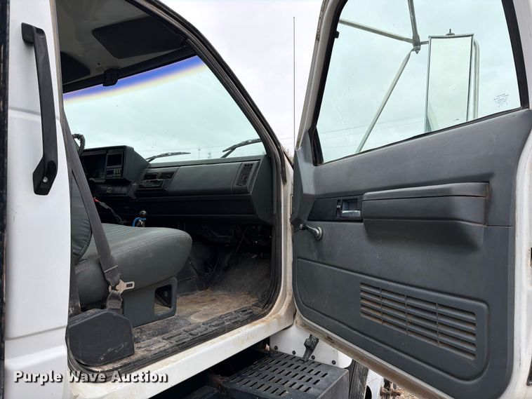 image for item ED5059 1998 GMC C7500 grain truck