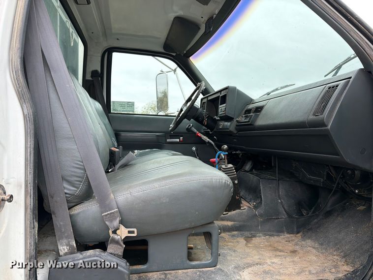 image for item ED5059 1998 GMC C7500 grain truck