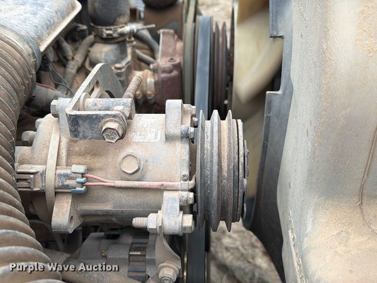 image for item ED5059 1998 GMC C7500 grain truck