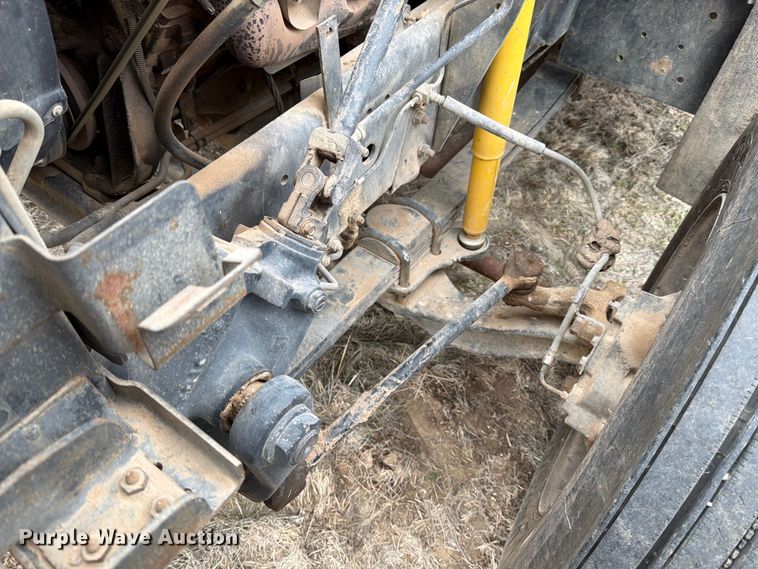 image for item ED5059 1998 GMC C7500 grain truck