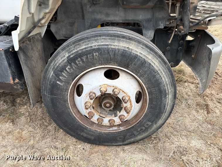 image for item ED5059 1998 GMC C7500 grain truck