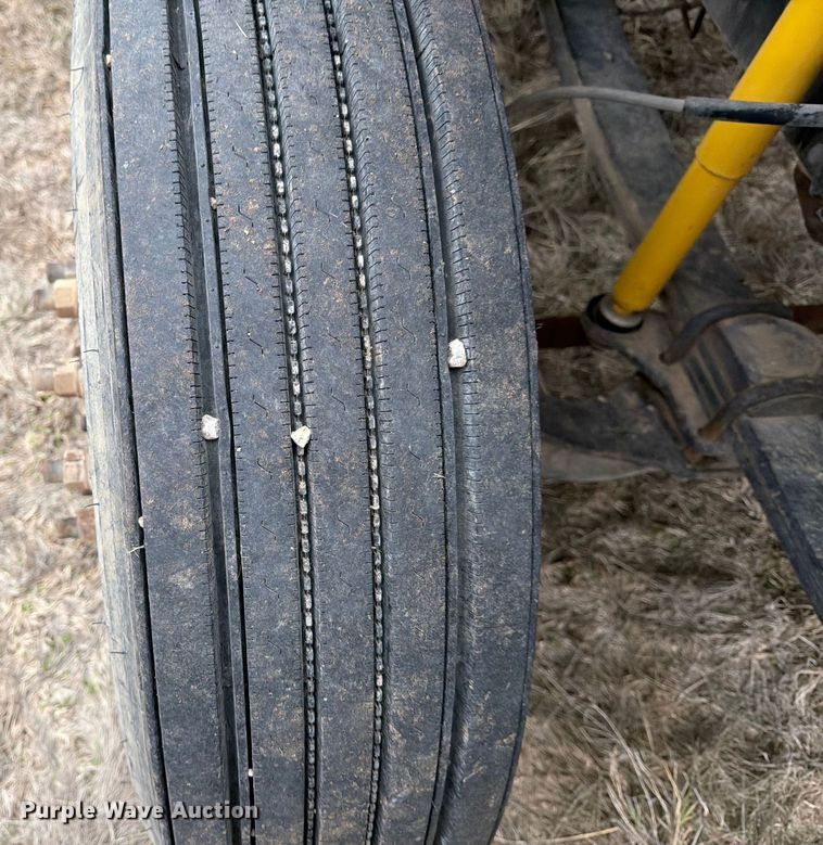 image for item ED5059 1998 GMC C7500 grain truck