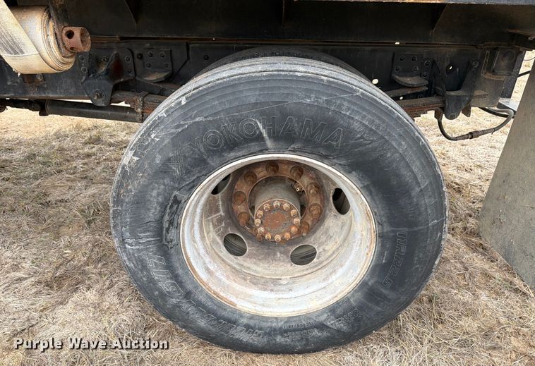 image for item ED5059 1998 GMC C7500 grain truck