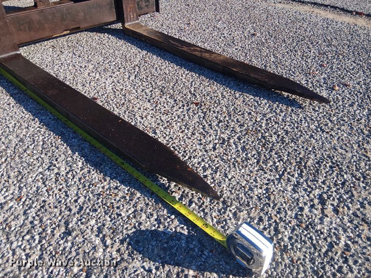 image for item EE1380 Kubota M9000 MFWD tractor