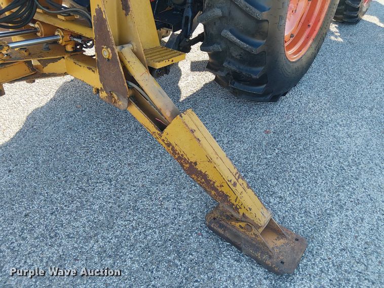 image for item EE1380 Kubota M9000 MFWD tractor