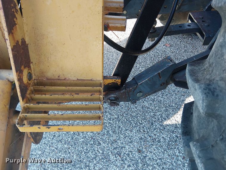 image for item EE1380 Kubota M9000 MFWD tractor