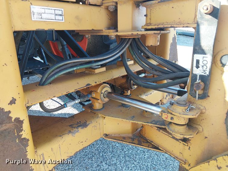 image for item EE1380 Kubota M9000 MFWD tractor