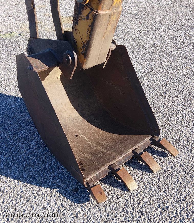 image for item EE1380 Kubota M9000 MFWD tractor