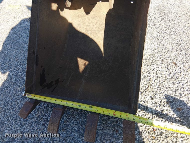 image for item EE1380 Kubota M9000 MFWD tractor