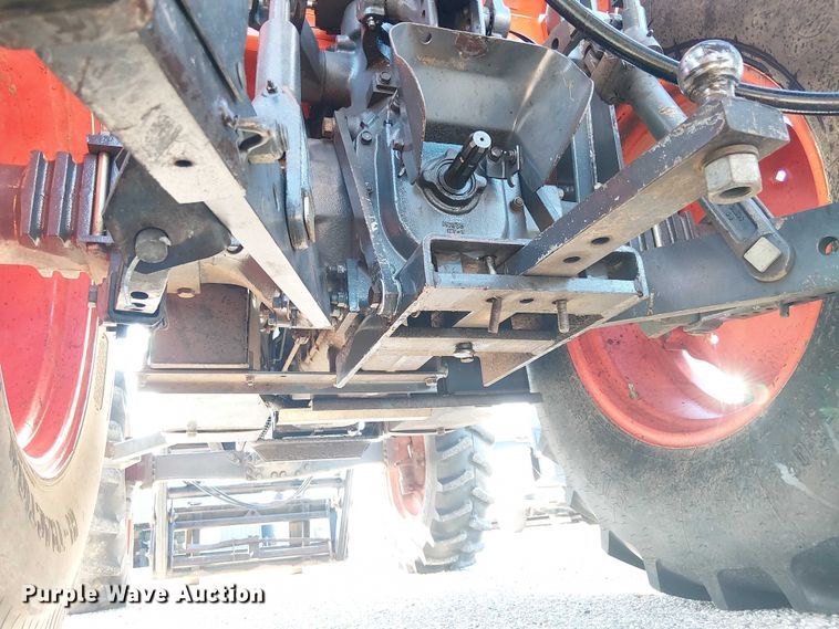 image for item EE1380 Kubota M9000 MFWD tractor