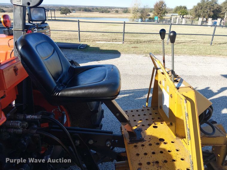 image for item EE1380 Kubota M9000 MFWD tractor