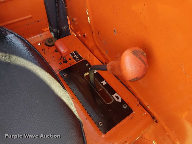 image for item EE1380 Kubota M9000 MFWD tractor