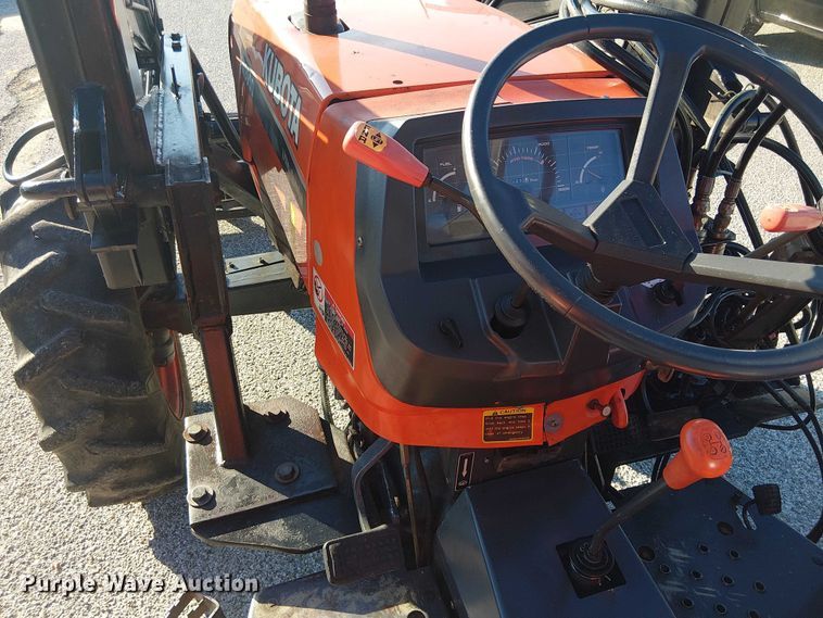 image for item EE1380 Kubota M9000 MFWD tractor