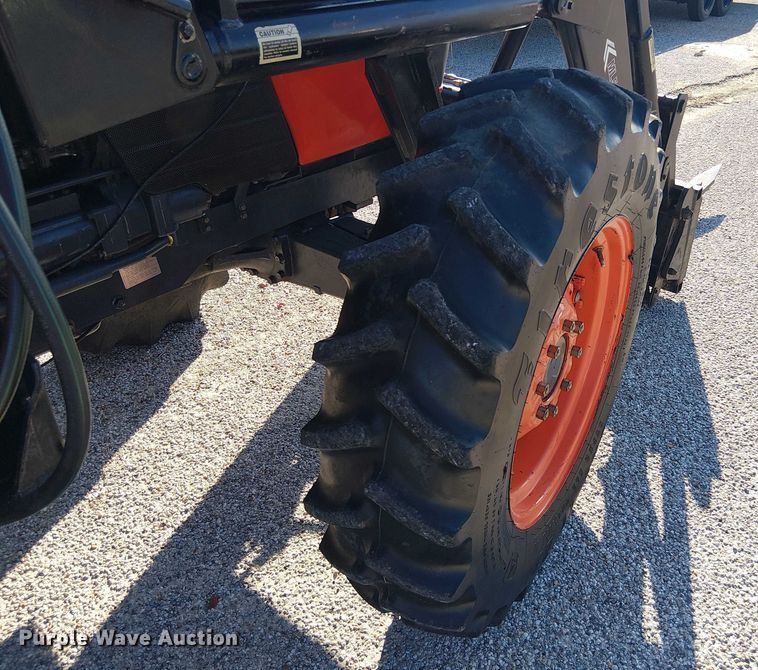 image for item EE1380 Kubota M9000 MFWD tractor