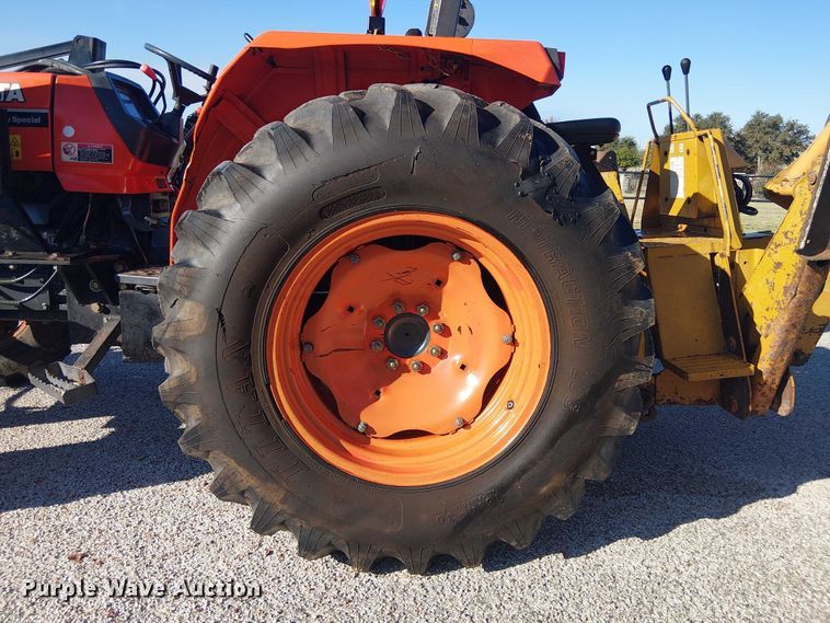 image for item EE1380 Kubota M9000 MFWD tractor