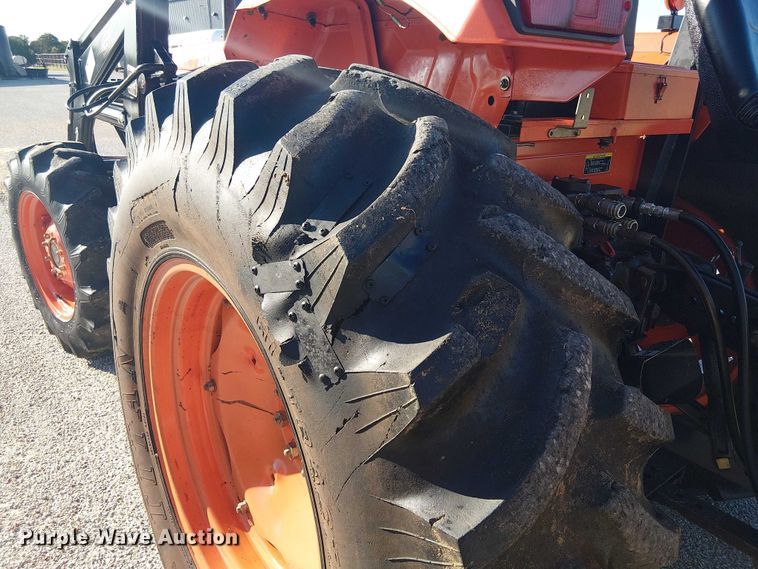 image for item EE1380 Kubota M9000 MFWD tractor