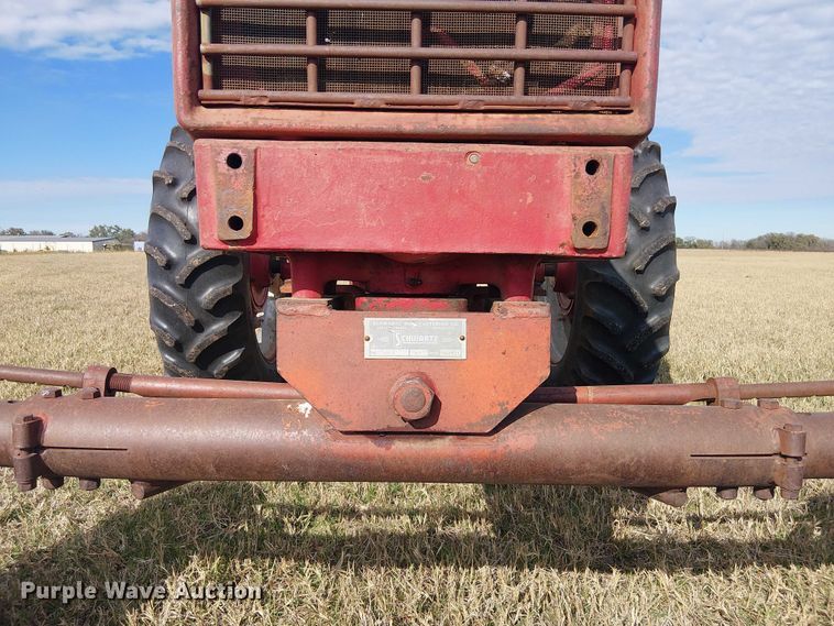 image for item EE1381 1969 International Farmall 656 tractor