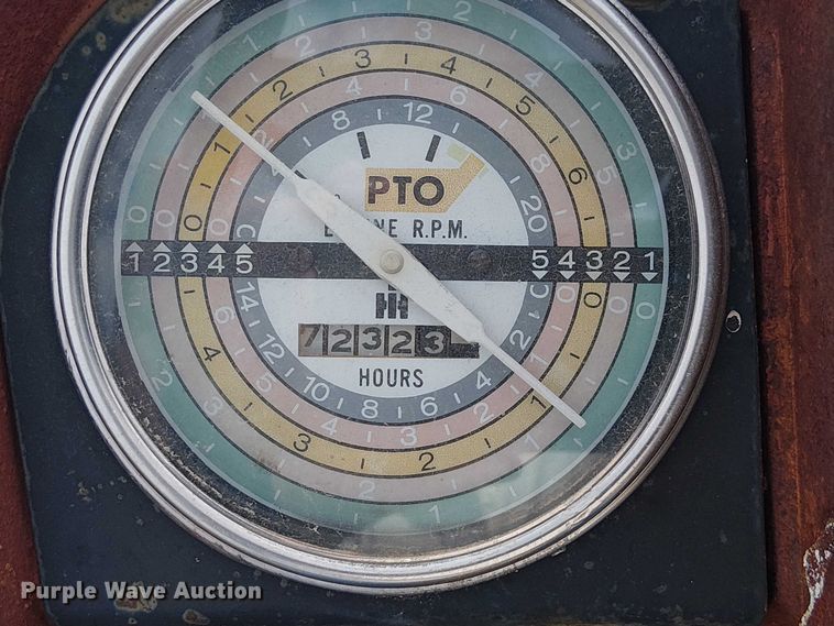 image for item EE1381 1969 International Farmall 656 tractor