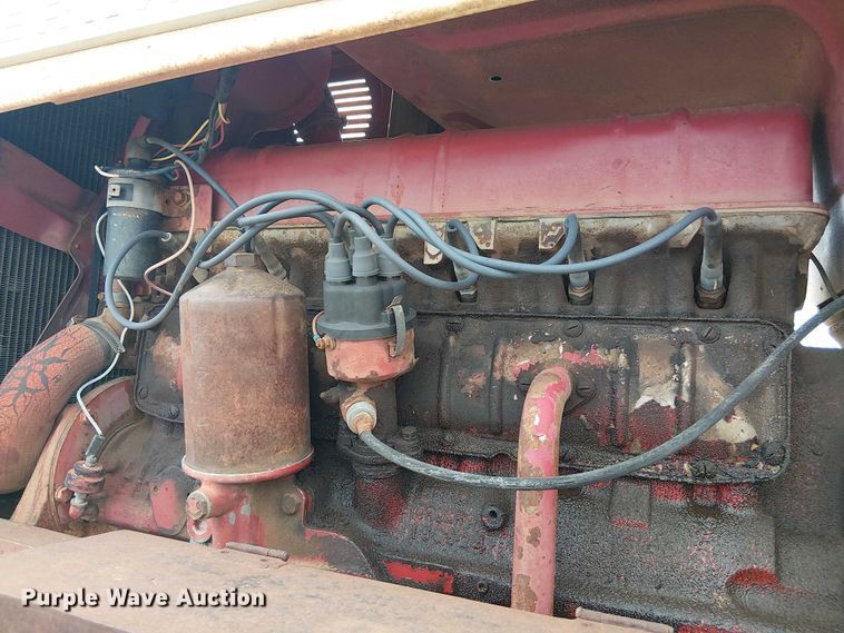 image for item EE1381 1969 International Farmall 656 tractor