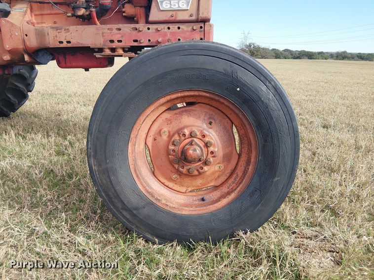 image for item EE1381 1969 International Farmall 656 tractor