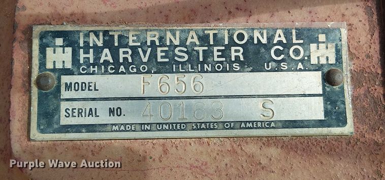 image for item EE1381 1969 International Farmall 656 tractor