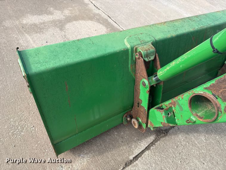 image for item EE3387 2000 John Deere 5205 tractor