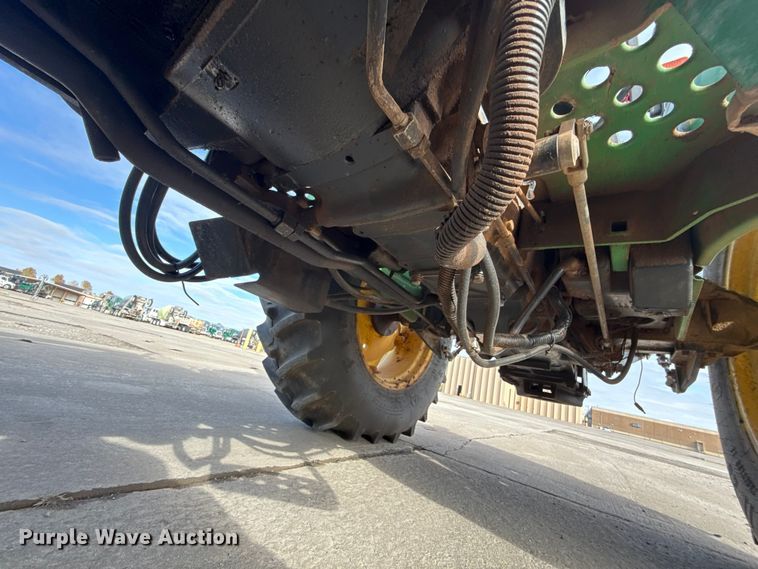 image for item EE3387 2000 John Deere 5205 tractor