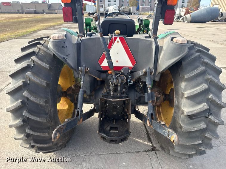 image for item EE3387 2000 John Deere 5205 tractor